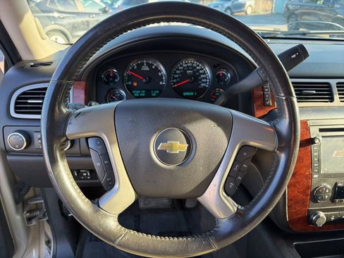 Used 2013 Chevrolet Suburban 2500 LT image 17