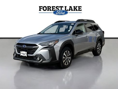 Used 2023 Subaru Outback Premium image 3