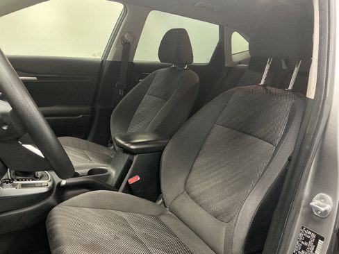 Used 2021 Kia Seltos LX image 9