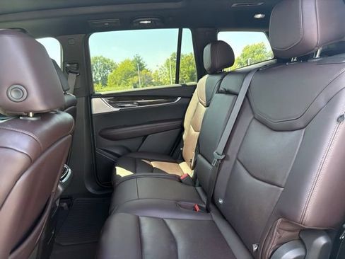 Used 2023 Cadillac XT6 Premium Luxury w/ Technology Package FWD image 19