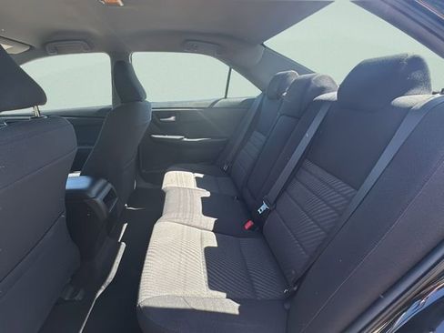Used 2015 Toyota Camry LE image 13