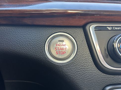 Used 2017 Kia Cadenza Premium w/ Luxury Package image 16