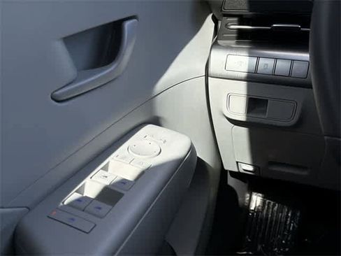 Certified 2025 Hyundai Kona SEL image 14