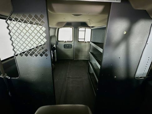 Used 2022 Chevrolet Express 2500 Extended image 37