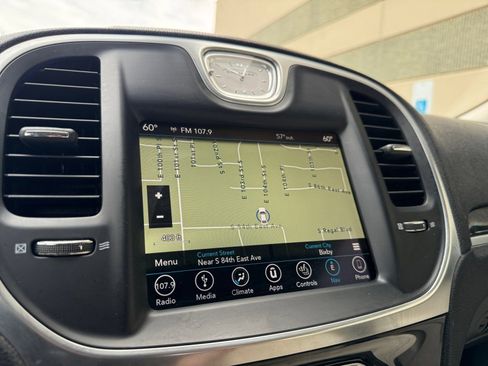 Used 2018 Chrysler 300 Limited w/ Harman/Kardon Audio Group image 13