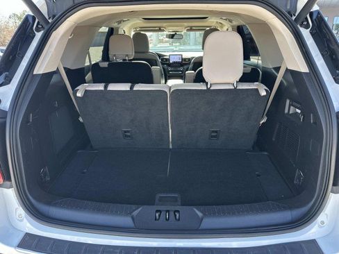 Used 2020 Ford Explorer Limited image 18