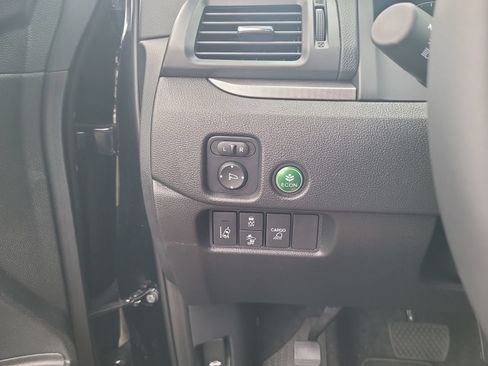 Used 2025 Honda Ridgeline Sport image 16