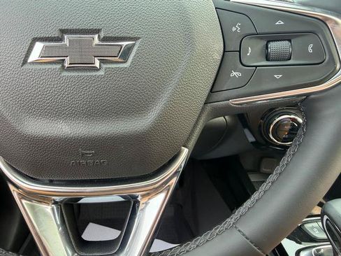 Used 2025 Chevrolet Trax ACTIV w/ Sunroof Package FWD image 17