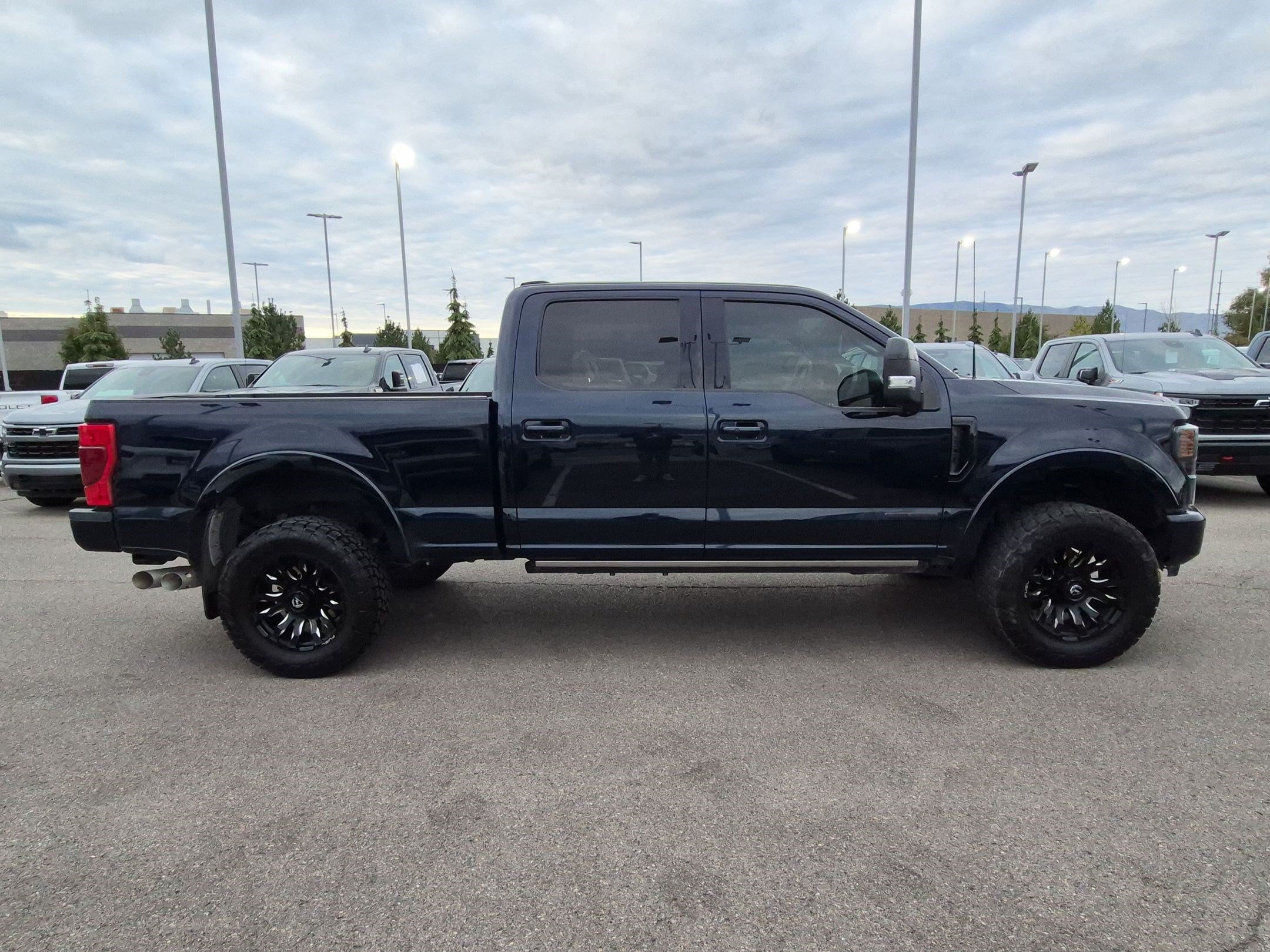 Used 2022 Ford F350 Lariat w/ Tremor Off-Road Package AWD/4WD image 2