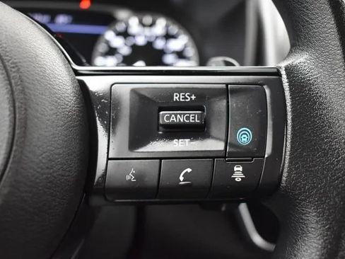 Used 2023 Nissan Rogue SV FWD image 23