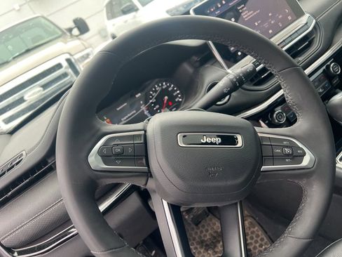 Used 2024 Jeep Compass Latitude w/ Sun and Sound Group image 13