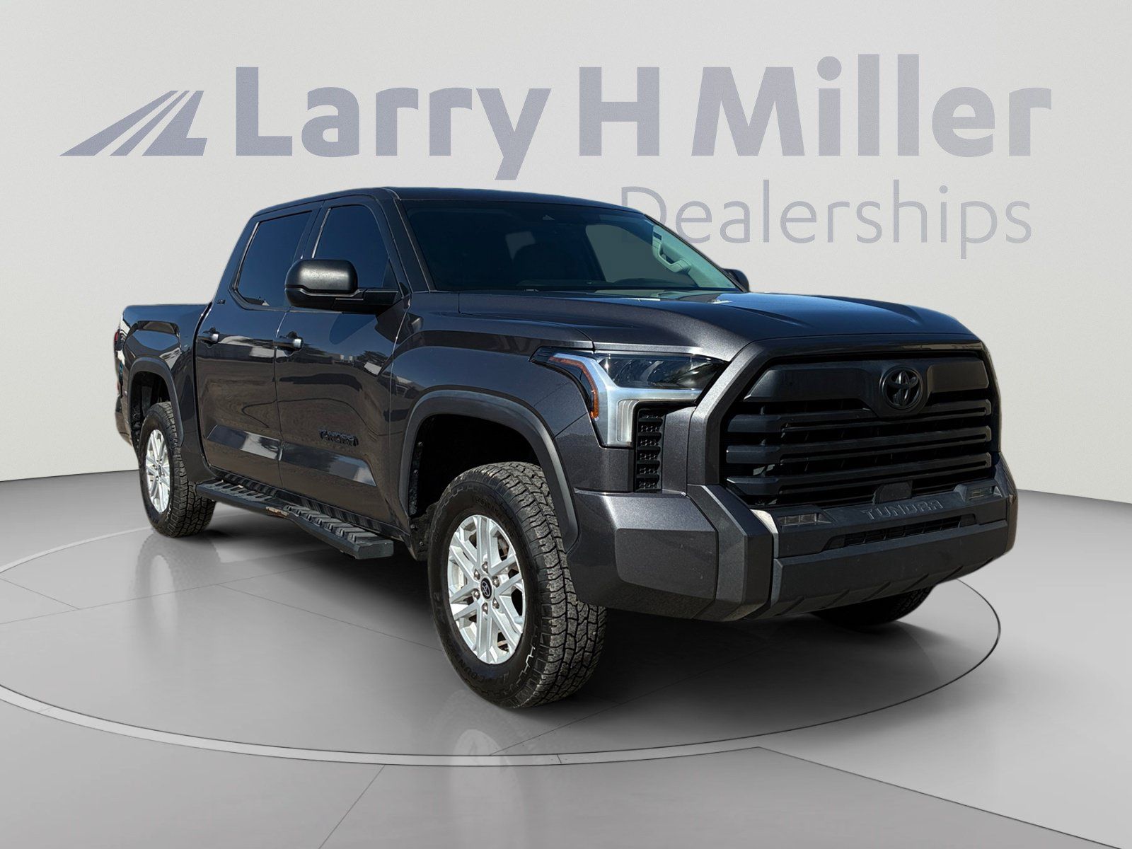 Used 2022 Toyota Tundra SR5 w/ SR5 Premium Package RWD image 7