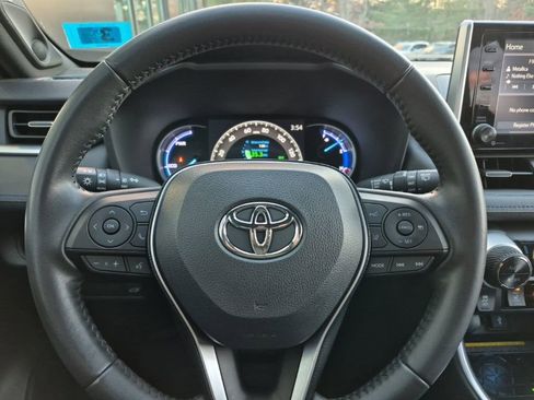 Used 2020 Toyota RAV4 XSE image 21