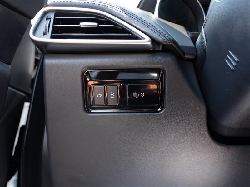 Used 2019 Jaguar F-PACE Prestige AWD/4WD image 38