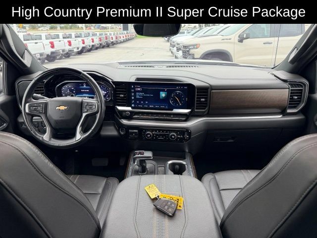 Used 2025 Chevrolet Silverado 1500 High Country AWD/4WD image 7