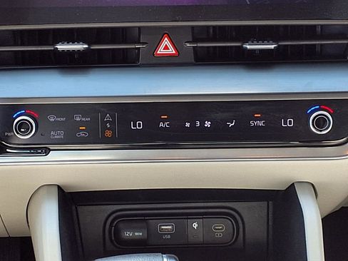 Used 2023 Kia Sportage EX image 15