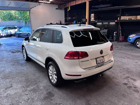 Used 2012 Volkswagen Touareg Sport AWD/4WD image 4