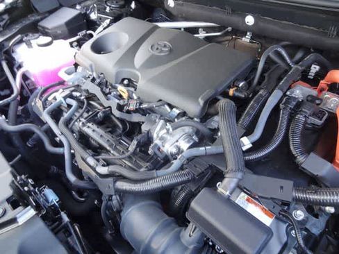 Certified 2025 Toyota RAV4 LE AWD/4WD image 31