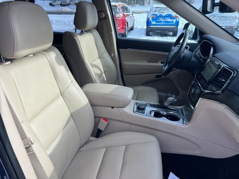 Used 2020 Jeep Grand Cherokee Limited image 18