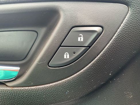 Used 2022 Chevrolet Equinox LT image 24