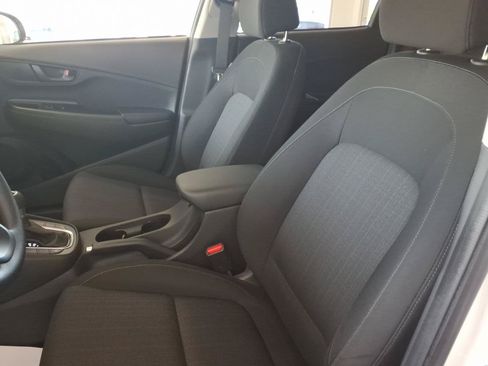 Certified 2023 Hyundai Kona SEL AWD/4WD image 10