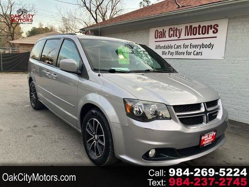 Used 2017 Dodge Grand Caravan GT image 1