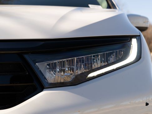 Used 2025 Honda Odyssey Touring image 11