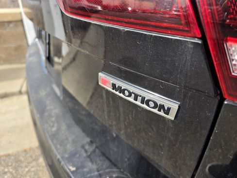 Used 2021 Volkswagen Tiguan SE R-Line image 9