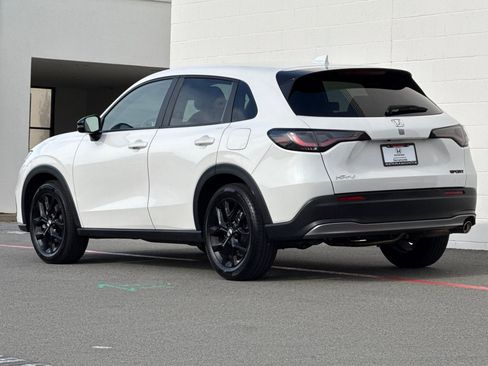 Used 2025 Honda HR-V Sport image 3