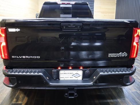 Used 2022 Chevrolet Silverado 3500 High Country AWD/4WD image 4