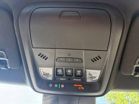 Used 2024 Cadillac XT4 Sport AWD/4WD image 36