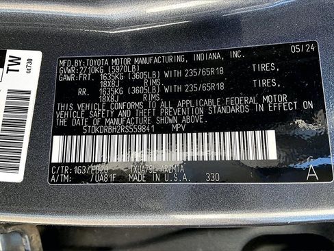 Used 2024 Toyota Highlander XLE image 28