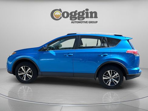 Used 2018 Toyota RAV4 XLE image 3