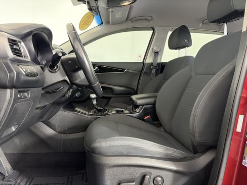 Used 2019 Kia Sorento FWD w/ LX Convenience Package image 6