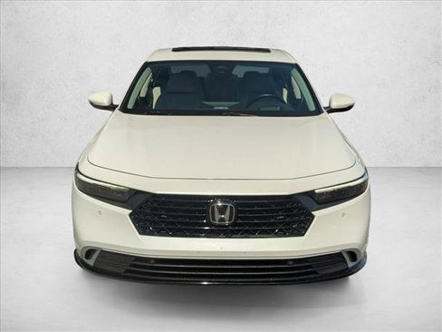 Used 2023 Honda Accord Touring image 2