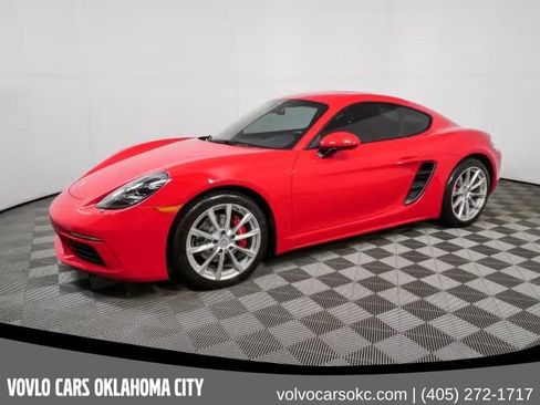 Used 2018 Porsche 718 Cayman RWD image 2