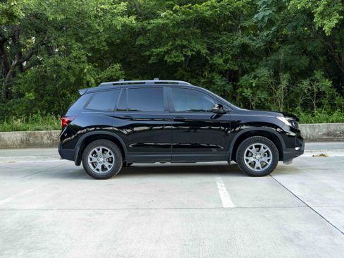 Used 2025 Honda Passport TrailSport image 10