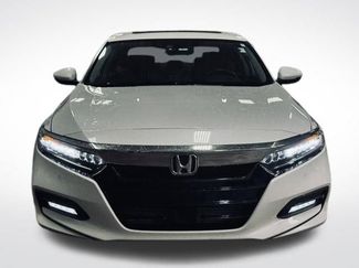 Used 2018 Honda Accord Touring video 2