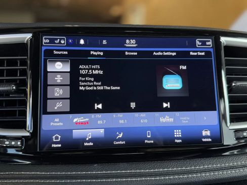 Used 2021 Chrysler Pacifica Touring w/ Uconnect Theater Family Group image 30