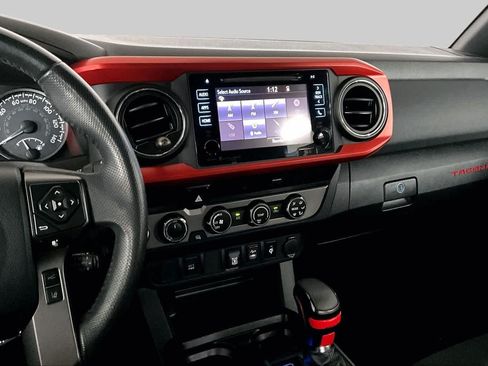 Used 2019 Toyota Tacoma TRD Off-Road AWD/4WD image 7