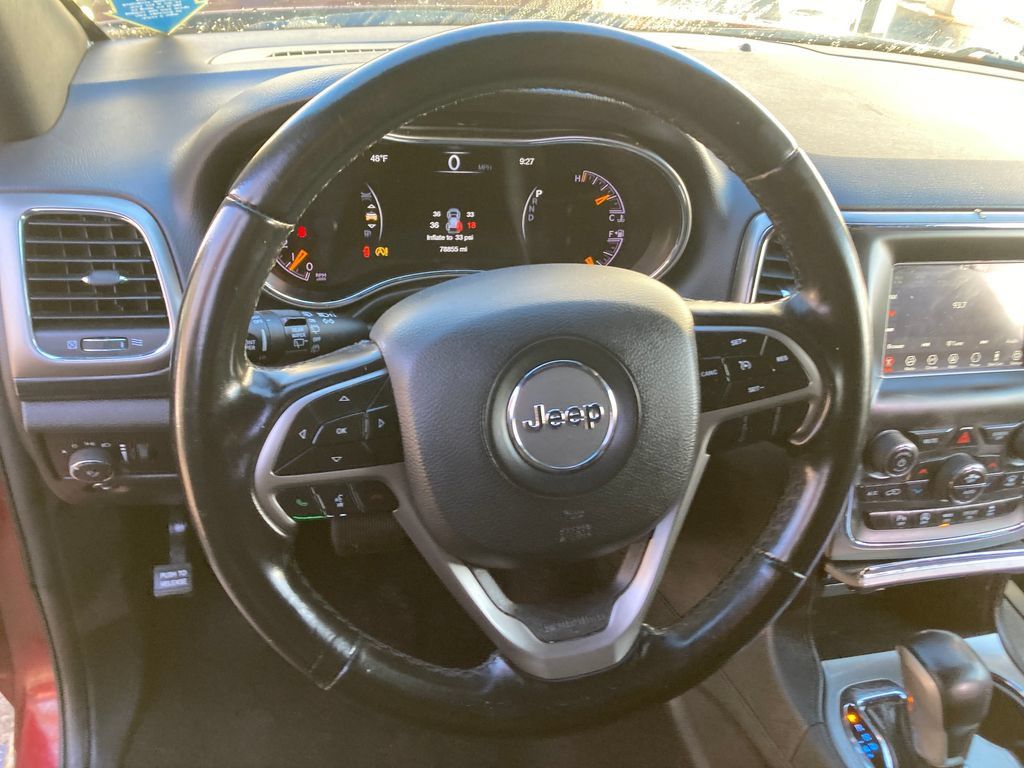 Used 2020 Jeep Grand Cherokee Laredo AWD/4WD image 18