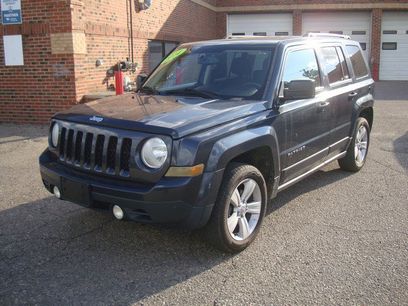 Used 2014 Jeep Patriot Latitude w/ Sun/Sound Group