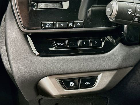 Used 2023 Lexus RX 350 Premium w/ Accessory Package AWD/4WD image 17