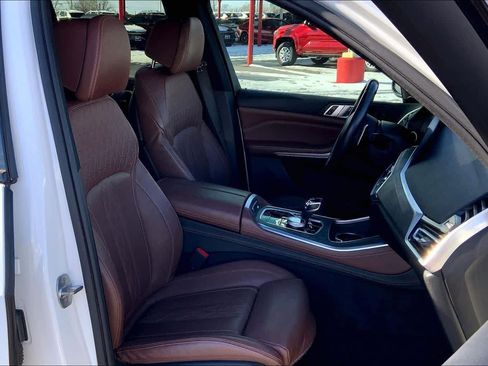 Used 2019 BMW X5 xDrive50i w/ M Sport Package image 9