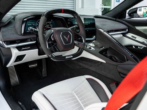 Used 2023 Chevrolet Corvette Z06 RWD image 11