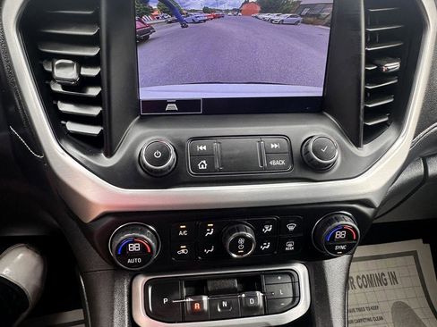 Used 2023 GMC Acadia SLT image 27