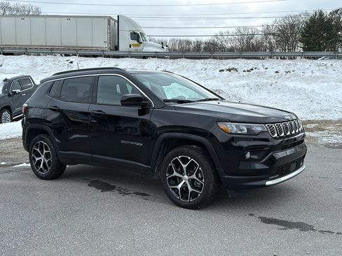Certified 2024 Jeep Compass Limited image 2