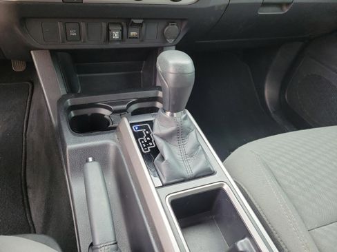 Certified 2021 Toyota Tacoma SR5 RWD image 17