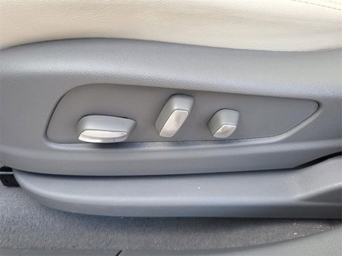 Used 2021 Cadillac XT5 Premium Luxury image 19