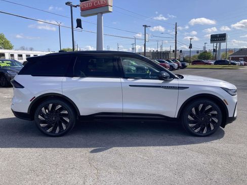 New 2026 Lincoln Nautilus Reserve AWD/4WD image 2